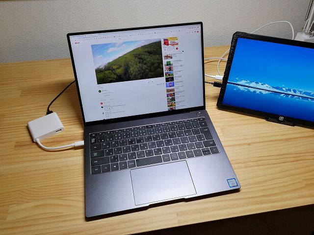 MateDock2を使ってHDMI出力をした様子