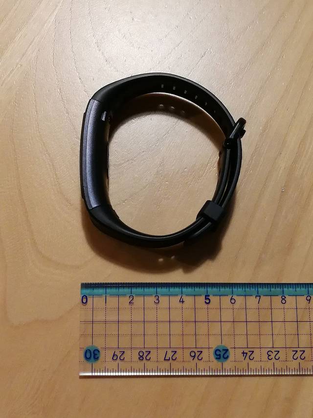 HUAWEI Band 3 厚みと大きさを測る画像