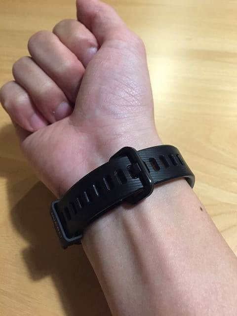 HUAWEI Band 3 を装着した画像