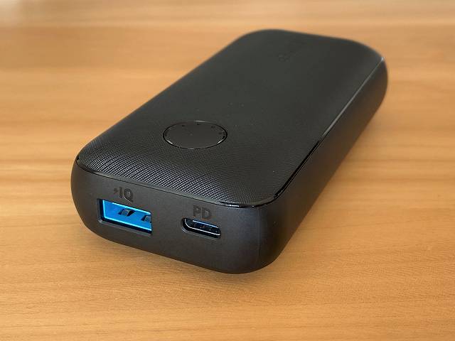 Anker PowerCore 10000 PD Redux のポート部分の拡大画像