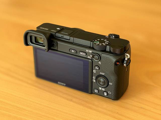 SONY α6400 の高機能が詰まったボディー