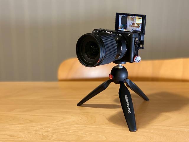 SONY α6400 のセルフィー撮影時のチルト液晶の画像