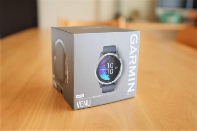 Garmin VENU の外箱の画像