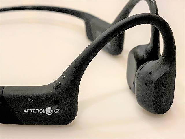 AfterShokz AEROPEX を濡らした画像