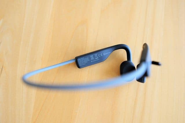 AfterShokz OpenMove の本体内側部分の画像