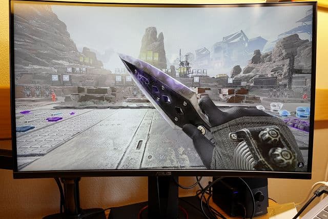 ASUS TUF Gaming VG27VQ でapex legendsをプレイしている画像