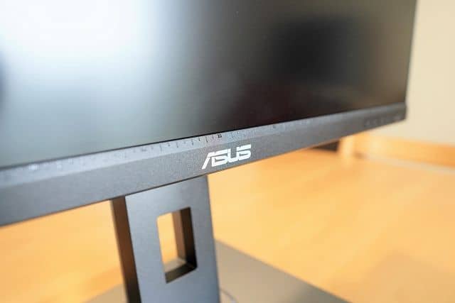 ASUS ProArt PA278QVの下側ベゼルの定規