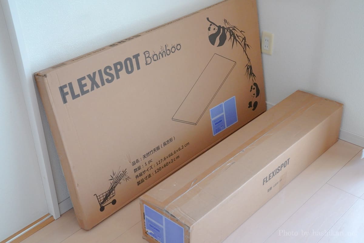 FLEXISPOT E8 Bamboo の配送時の梱包の様子