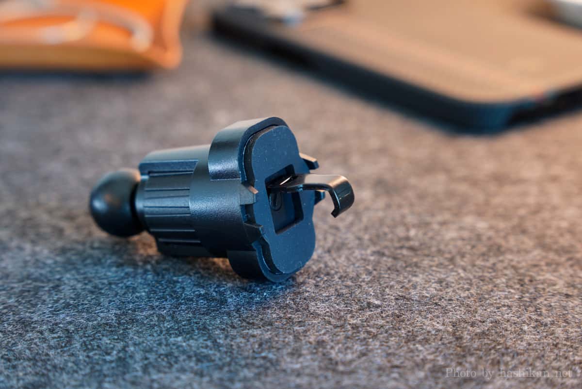 PITAKA MagEZ Car Mount Pro の台座部分