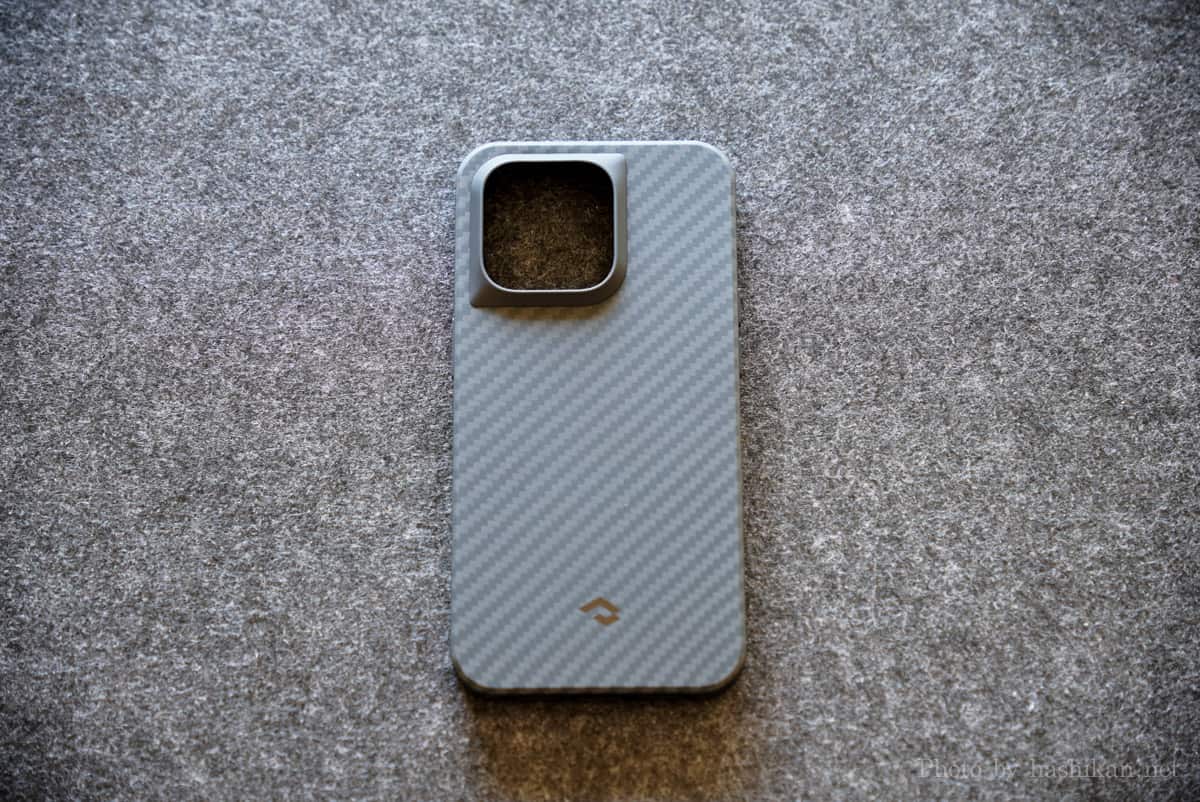 PITAKA MagEZ Case Pro3 の背面