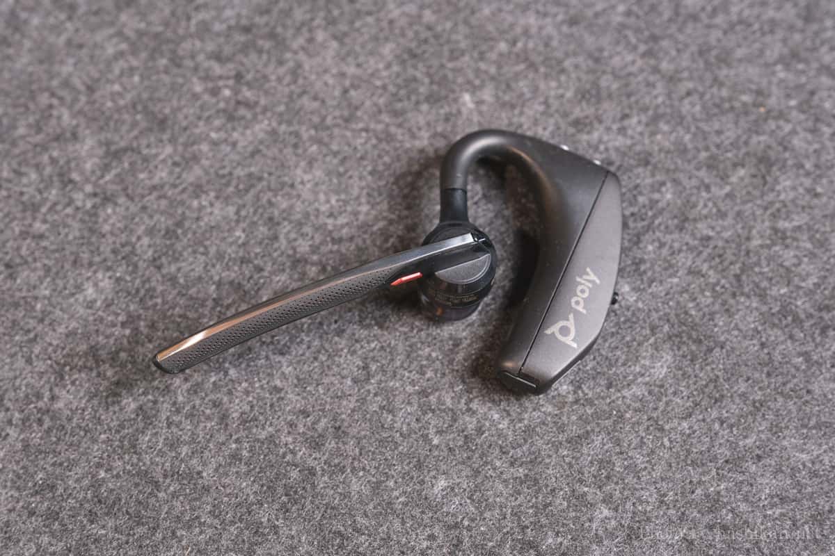 Plantronics Poly Voyager 5200のマイクアーム側の画像