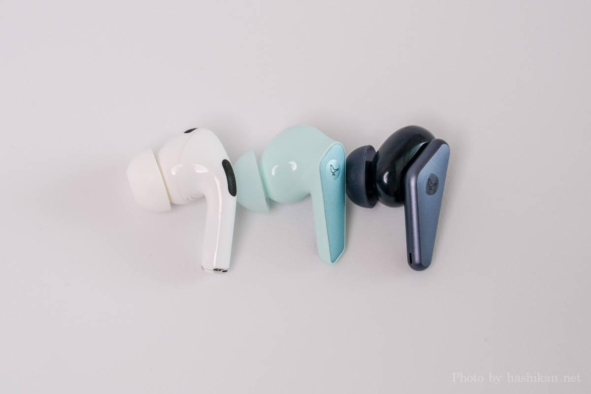 LIBRATONE AIR+3とLIBRATONE AIR+（2nd）とAirPods Pro2のイヤホンを並べた状態